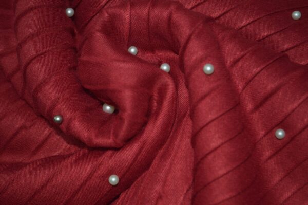 Châle/ écharpe plissée avec perles