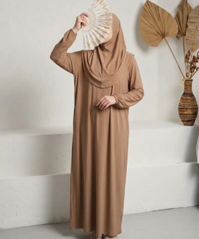Robe avec hijab intégré