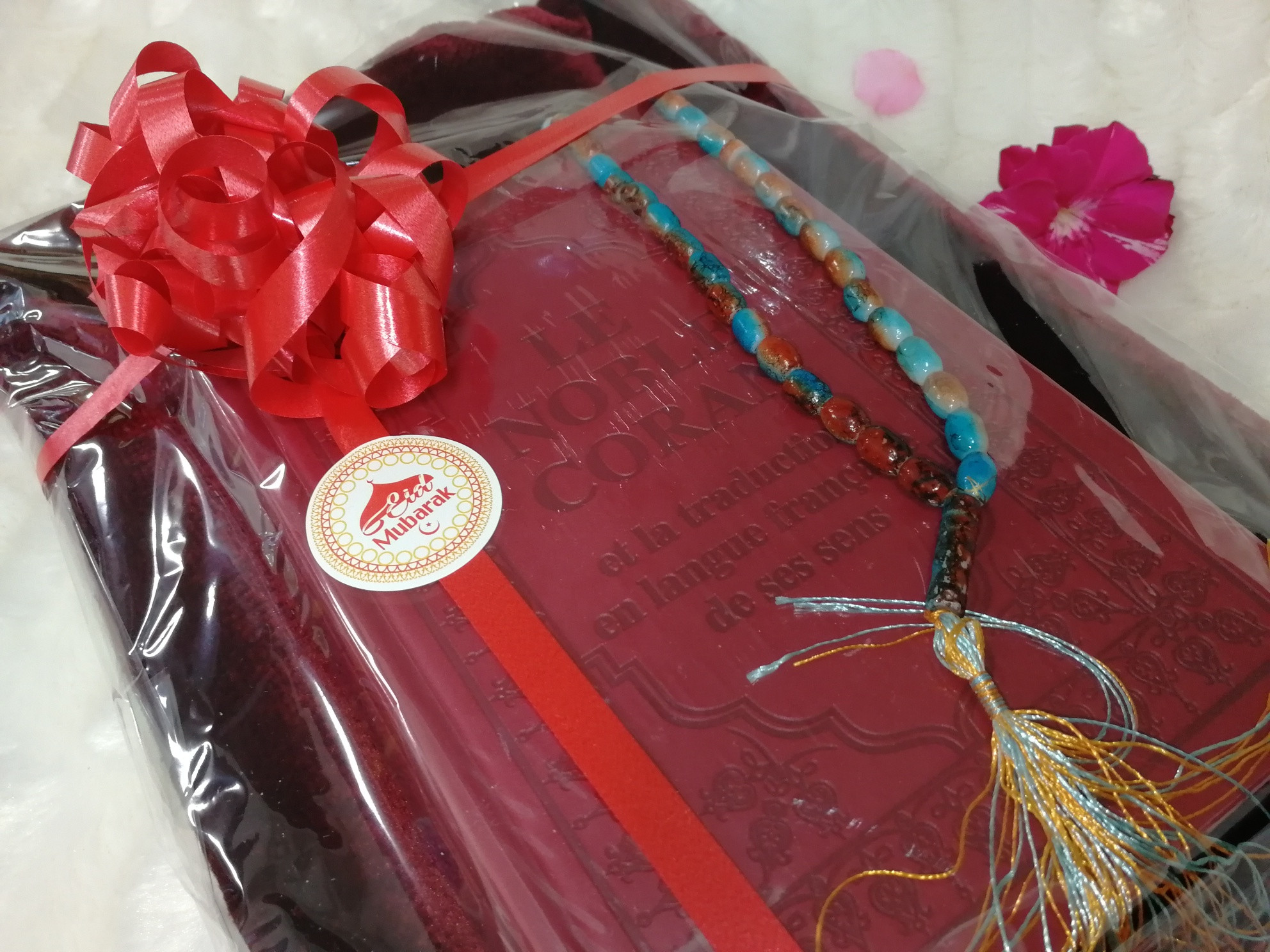 Pack Cadeau Coran EID (tapis, Coran, sebha, musc)