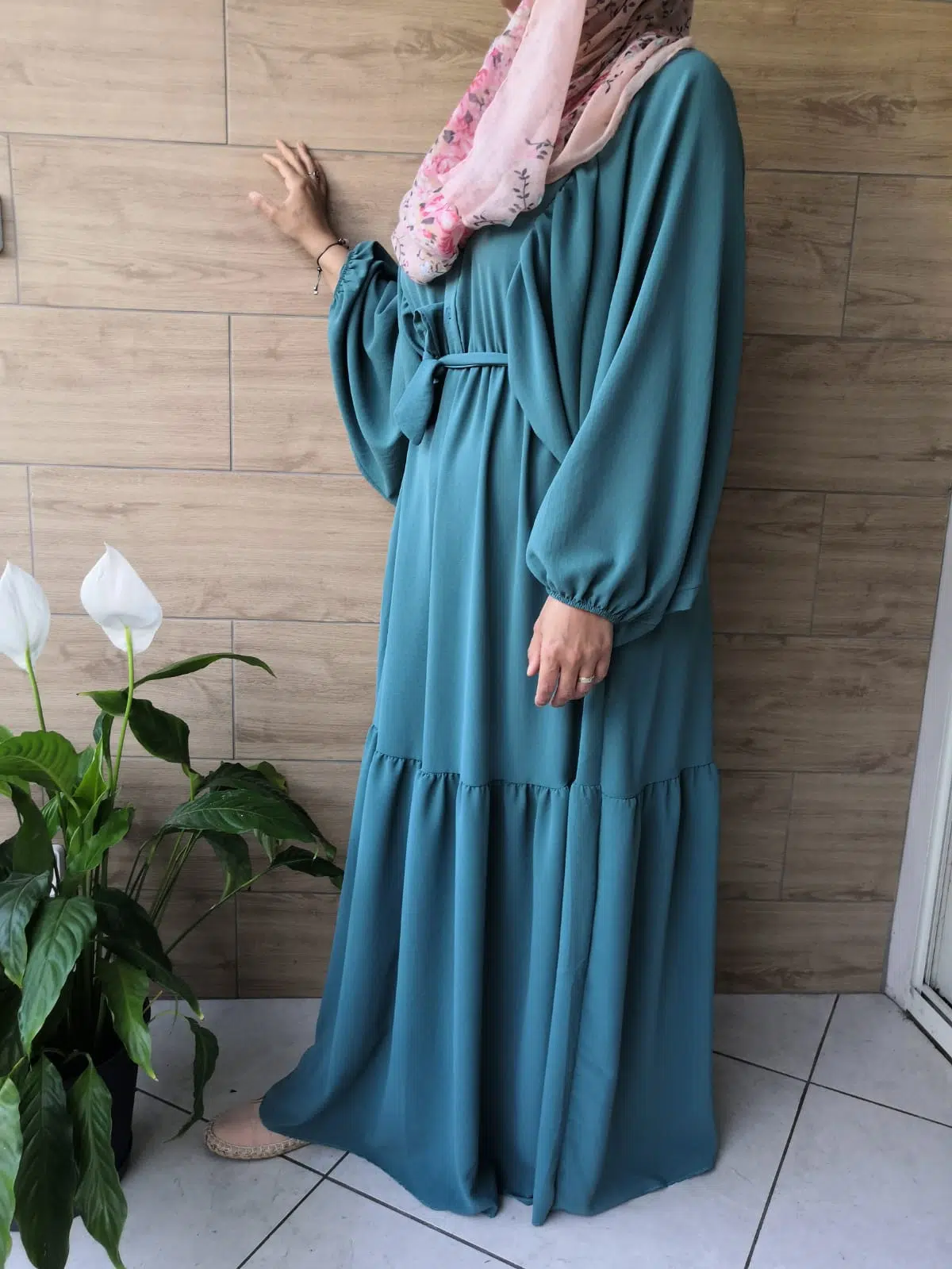 Robe saloua avec manches papillon