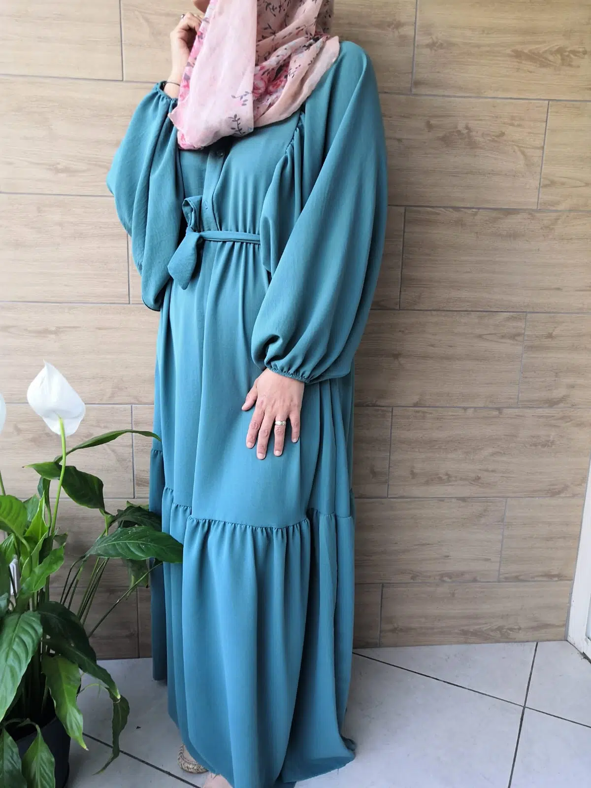 Robe saloua avec manches papillon