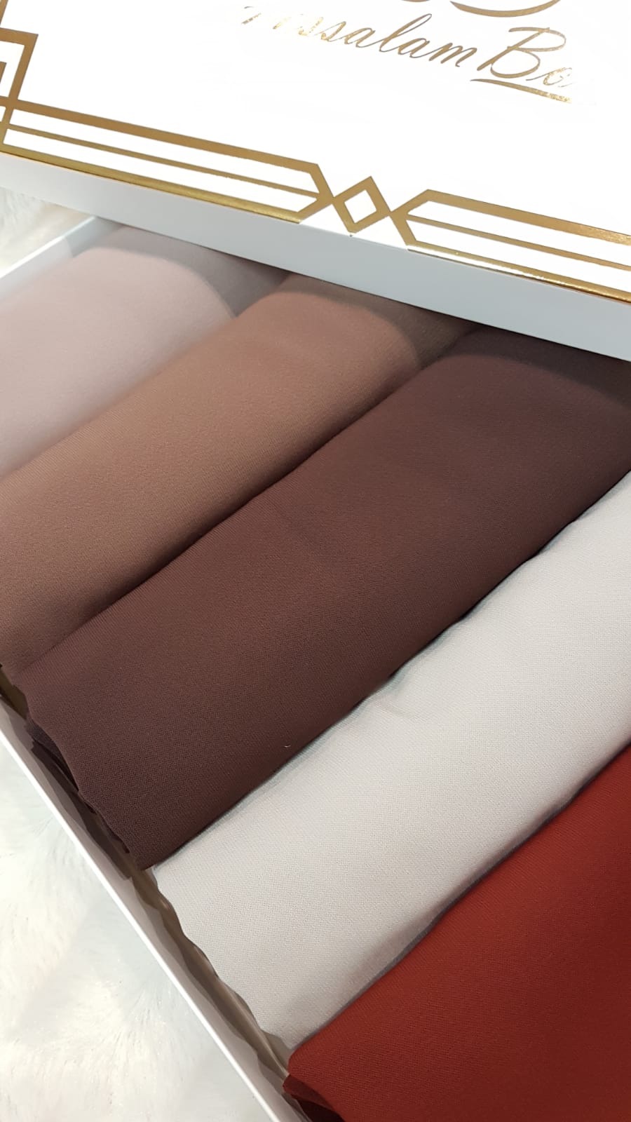 Coffret Hijab Soie De Médine Brown – Image 2