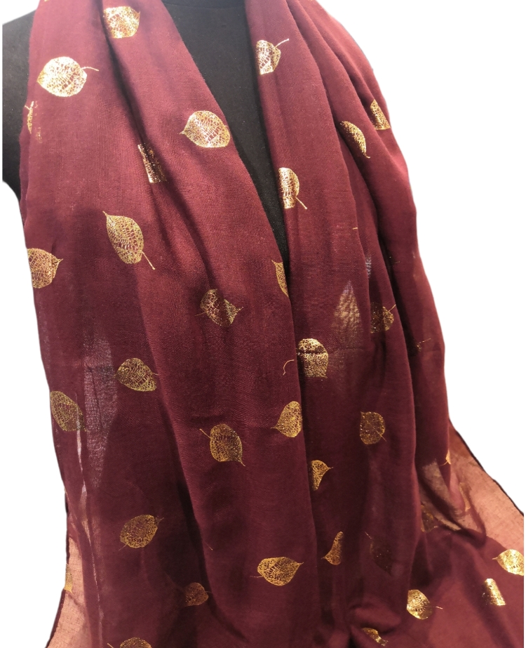 Hijab/écharpe imprimée feuilles – Image 2