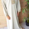Robe/abaya Eïd Femme ou fille Broderie carré avec boutons – Image 3