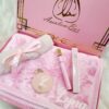 Coffret Tapis Rose Hijab soie de Medine , parfum de poche 35ml et porte-clé miroir