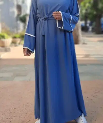 Alternative view of Robe Saliha avec bandes banches en soie de médine