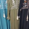 Abaya Robe avec broderies fleurs et ceinture – Image 5