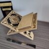 Porte-Coran en Bois Sculpté – Motifs Orientaux Noir & Or – Image 4