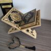 Porte-Coran en Bois Sculpté – Motifs Orientaux Noir & Or – Image 3