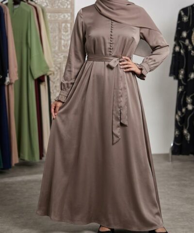 Robe Longue Satinée – Élégance & Fluidité
