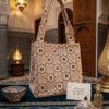 Grand Sac Cabas Artisanal marocain imprimés Berbères – Tissage Géométrique Écru & Noir – Image 2