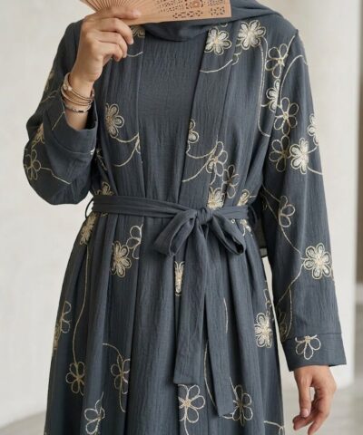 Alternative view of Robe Abaya 2-en-1 Effet Kimono Brodée en Tissu Jazz